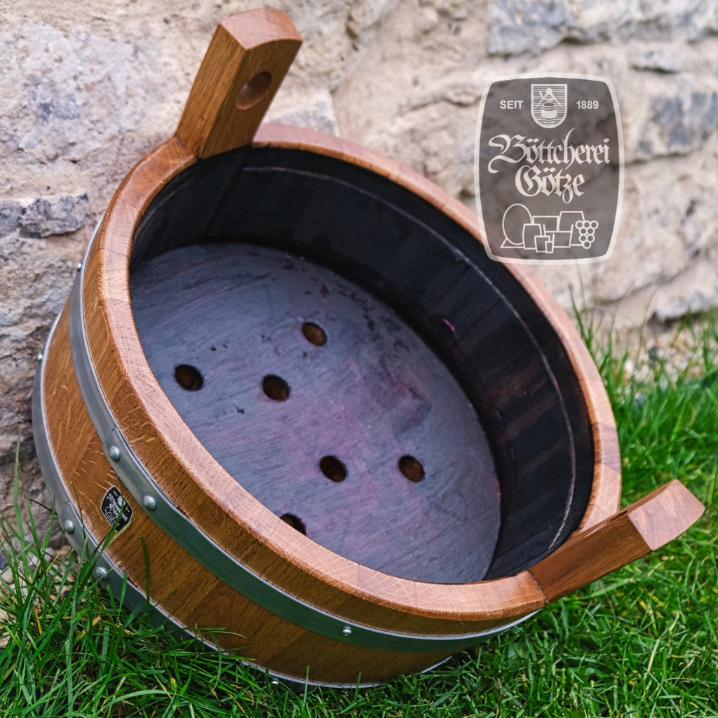 Seitenansicht einer Holz Kräuterschale aus Eiche