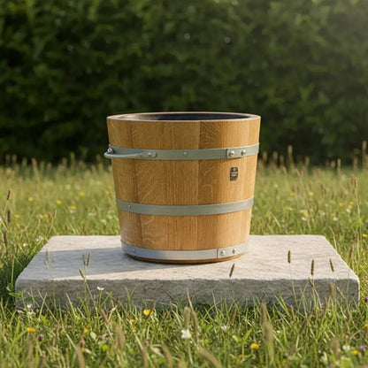 Flach gehaltener Blumenkübel aus Eiche – markant, stabil und handwerklich gefertigt